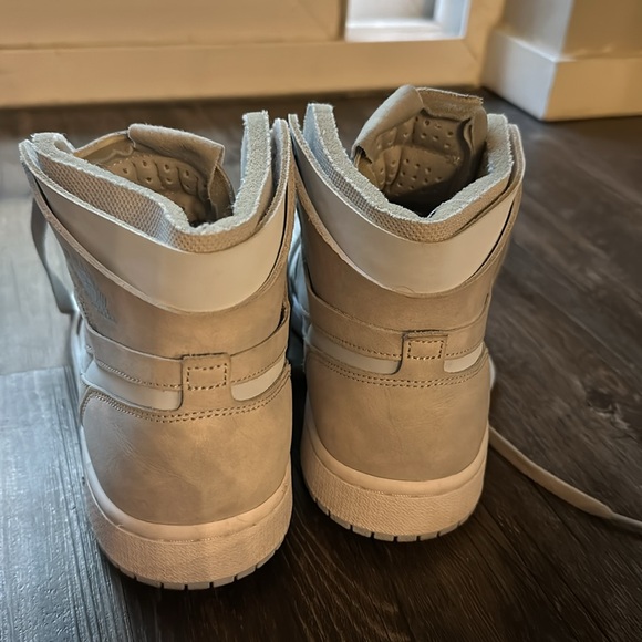 Nike Jordan 1 High Grey pastel blue shoes women’s size 8 - Picture 4 of 7